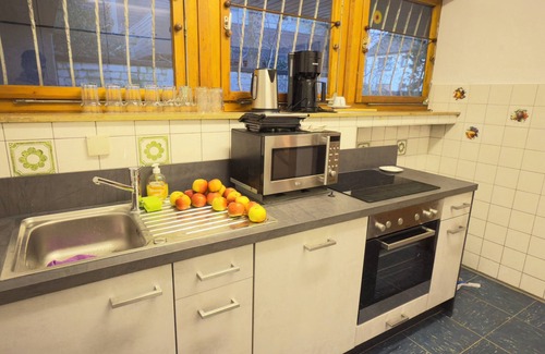 Leverkusen Apartamento | Comfortable group apartment in Leverkusen with garden & large kitchen