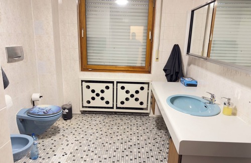 Leverkusen Apartamento | Comfortable group apartment in Leverkusen with garden & large kitchen