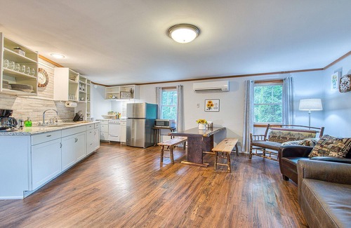 Bryson City Casa | Comfortable guest suite <1 mile to downtown Bryson City