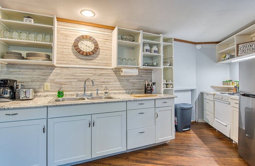 Bryson City Casa | Comfortable guest suite <1 mile to downtown Bryson City