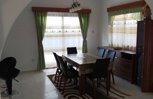 Trikomo Casa | Cómoda villa de vacaciones en alquiler, mar y sol y Long Beach, Chipre del norte
