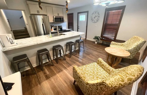 Cedar Rapids Casa | Casa recientemente renovada de 1880 en el corazón del histórico NewBo y cerca del centro de la ciudad
