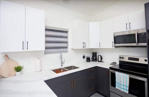 St. James Apartamento | Comfortable home near airport
