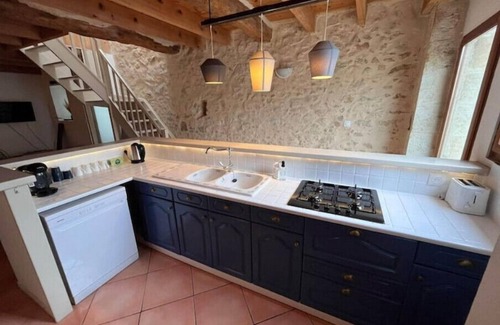 Vic-Fezensac Casa | Comfortable house in thriving town