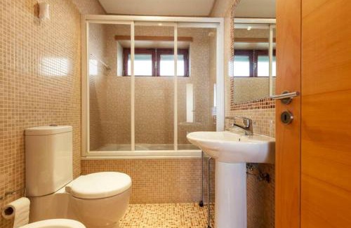 Caminha Casa | Comfortable House in Moledo with Sea View and Parking