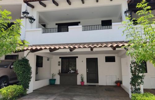 Puerto Barillas Apartamento | Comfortable house in Residencial San Andrés