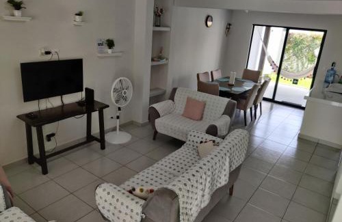 Puerto Barillas Apartamento | Comfortable house in Residencial San Andrés