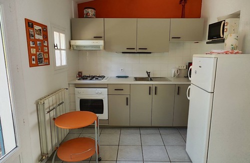 Auriol Casa | Cómoda casa situada en el corazón de un jardín ajardinado anidado en las colinas