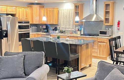 Gilford Casa | Comfortable House w/ Private Gym + back Deck