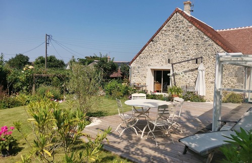 Amboise Casa | Comfortable house with swimming pool in season for 8 people close to all amenities