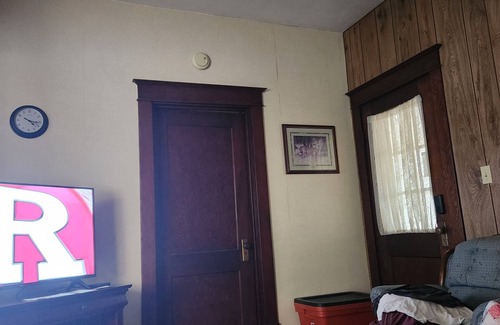 Roslyn Casa | Comfortable house with room for the gang! Perfect for hunting/fishing getaways