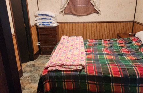 Roslyn Casa | Comfortable house with room for the gang! Perfect for hunting/fishing getaways
