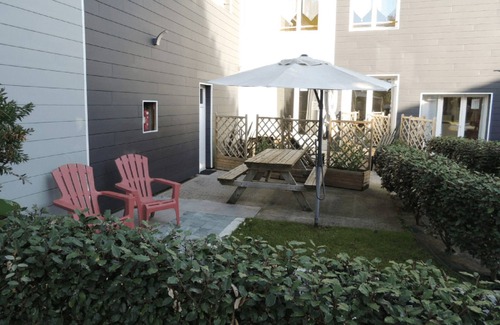 Gouville-sur-Mer Casa | Comfortable individual lodgings in a natural setting.