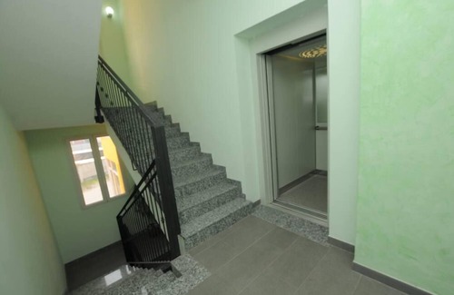 Isola del Bosco - Delle Corti Apartamento | Sesto San Giovanni: apartamento en una residenciaApartamento en una residencia