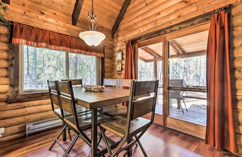 Pinetop-Lakeside Cabaña | Comfortable Lakeside Log Cabin - Hike, Swim & Ski!