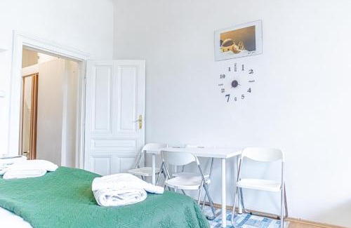 Brigittenau Apartamento | Comfortable & Lovely 1BR Apartment Near Millennium