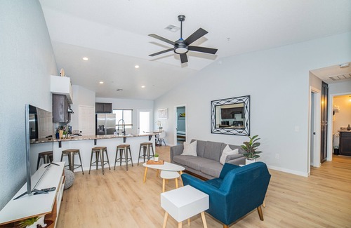 Yuma Casa | Comfortable Mid-Century Style Home in Central Yuma