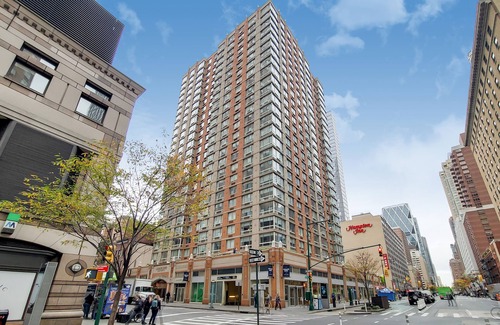 Central New York City Apartamento | Comfortable, Modern Midtown West One Bedroom