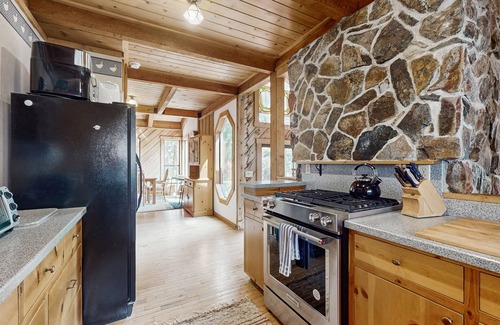 Truckee Casa | ¡Cabaña familiar cómoda y grande con vistas al lago y a la montaña!