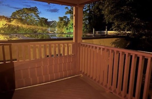 Buffalo Apartamento | Comfortable & pet friendly . Free Breakfast 5 minutes from the heart of Buffalo