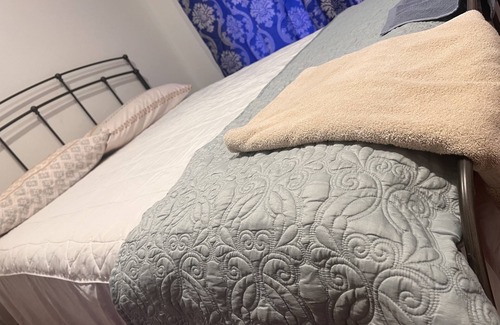 Buffalo Apartamento | Comfortable & pet friendly . Free Breakfast 5 minutes from the heart of Buffalo