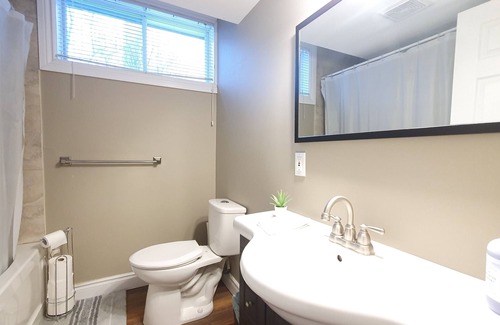 Kingston Casa | Comfortable Private 2bedroom with Full Kitchen