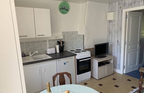 Trois-Fonds Apartamento | Comfortable Quaint Studio Apartment, in Rural Location