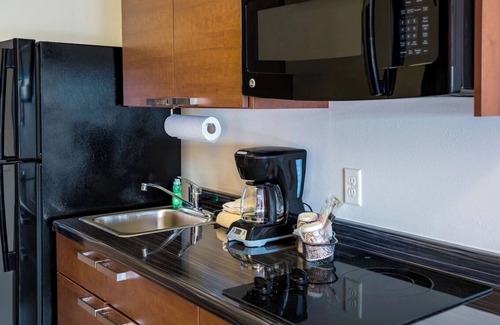 North Las Vegas Casa | Comfortable Room with Full Kitchen and Parking!