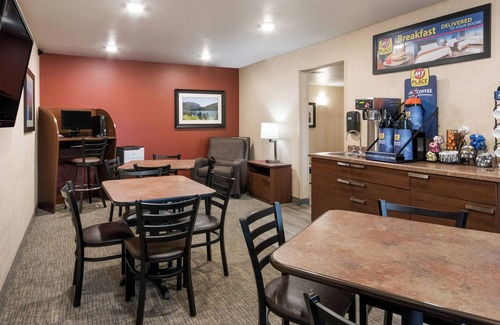 North Las Vegas Casa | Comfortable Room with Full Kitchen and Parking!