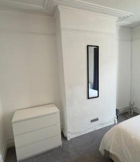 Redcliffe Casa | Comfortable room 1