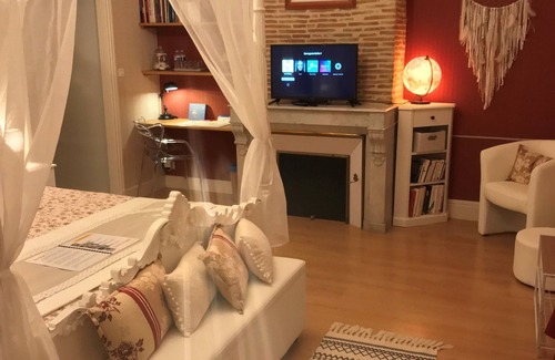 Loupiac Cama Y Desayuno | Comfortable room