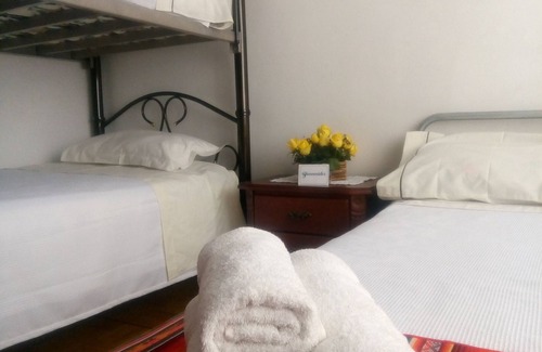 Miraflores Bajo Cama Y Desayuno | CONFORTABLES HABITACIONES CENTRO HISTORICO DE QUITO