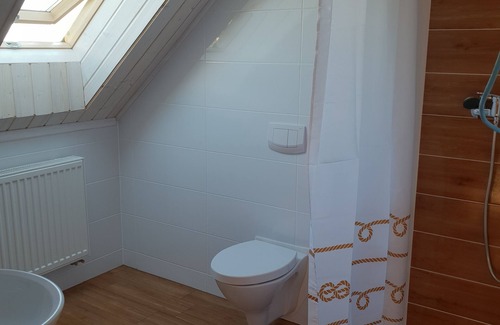 Powidz Apartamento | Comfortable rooms near the lake.