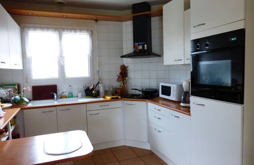 Sene Casa | Comfortable, spacious house in a quiet neighborhood.