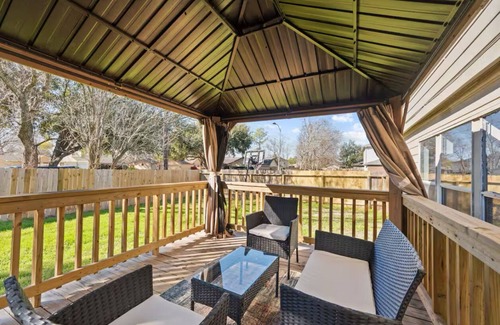 Clodine Casa | Comfortable & Spacious Stay in Prime Houston Location