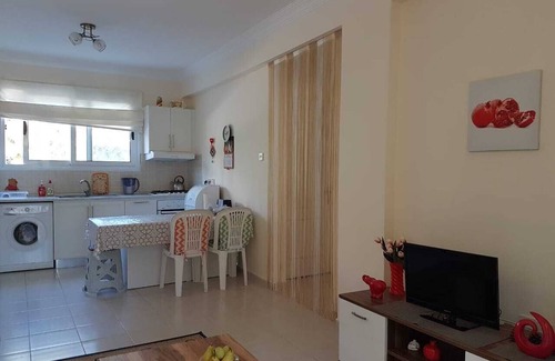 Kyrenia Apartamento | Estancia confortable a los pasos de una colina, vistas impresionantes