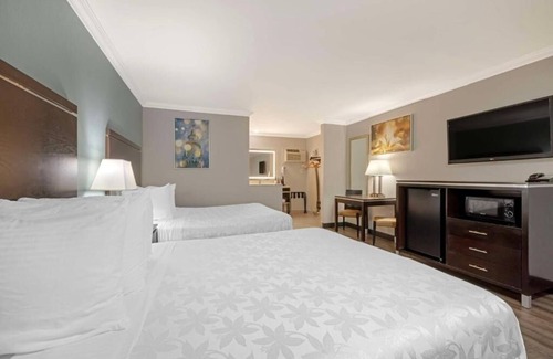Anaheim Resort Hotel | Comfortable Stay w/Free Parking Near Magical Disneyland