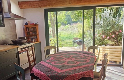 Saint-Peray Casa | Comfortable stone house, view of the valley