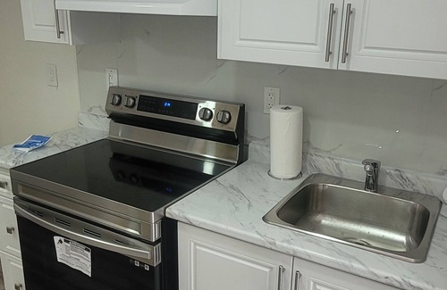 Grand River South Casa | Comfortable studio basement near KW airport and Chicopee