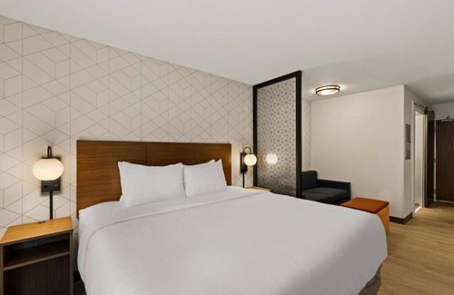 Brownsville Hotel | Comfortable Suite with Immediate Access to Local Attractions
