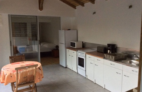 Le Gosier Casa | Comfortable T1 in gîte with 2 other accommodations - a studio and a T1