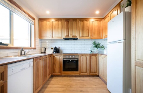 West Launceston Apartamento | Comfortable Town House Near City