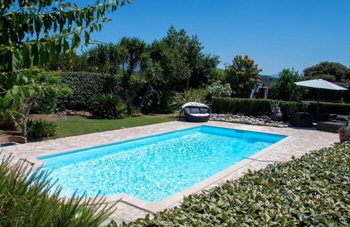 Appietto Villa | VILLA CONFORTABLE CON PISCINA PRIVADA Y JACUZZI CERCA DE LAS PLAYAS