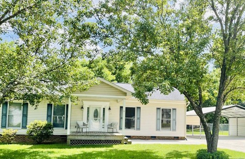 Liberty Casa | Comfortableand beautiful 3 Bdr 2 Bath home