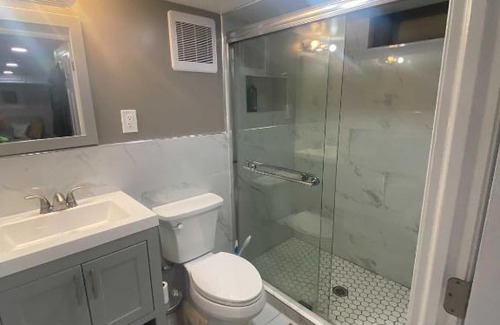South Philadelphia Apartamento | Comfortably Sleeps up to 14 - High Speed Wifi