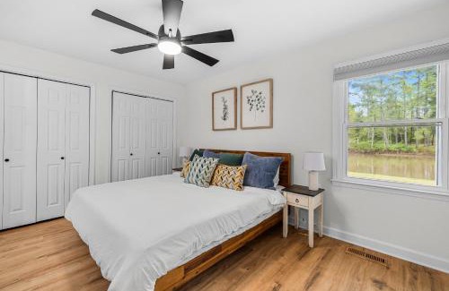 Macon Casa | Comforting Lakeside Retreat
