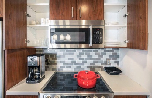 Bunker Hill Apartamento | Comfy 1BR Downtown, w/ Doorman, near Broad Museum by Blueground