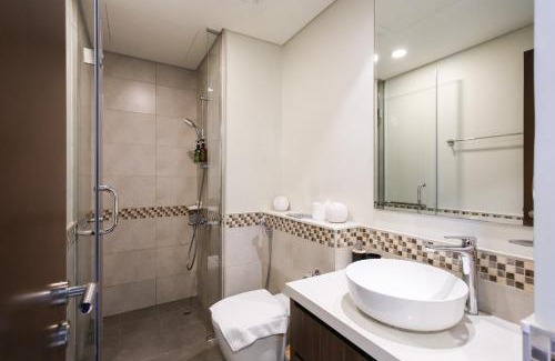 Downtown Dubai Apartamento | Comfy 1BR with Large Balcony - 15-min to Mall & Burj