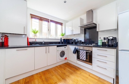 Queenstown Apartamento | Comfy 2 Bed Apt with Private Garden, Battersea LDN