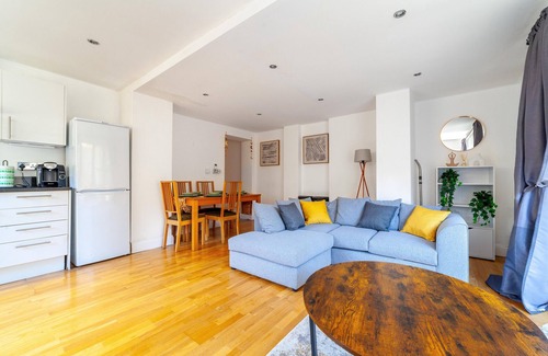 Queenstown Apartamento | Comfy 2 Bed Apt with Private Garden, Battersea LDN